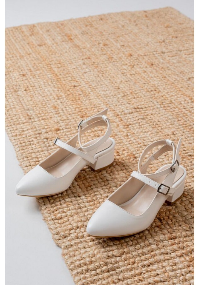 Beyaz Alçak Topuklu Kadın Ayakkabı