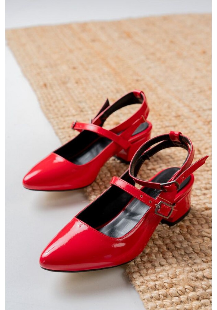 Kırmızı Rugan Alçak Topuklu Kadın Ayakkabı